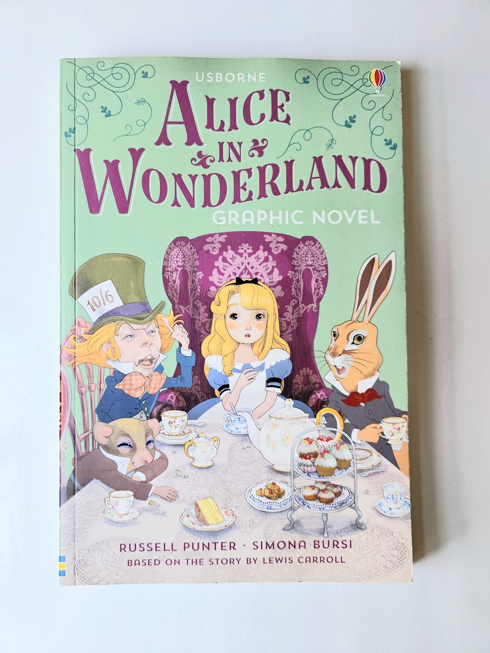 Usborne Alice in Wonderland Graphic Novel - Mint Green Cover